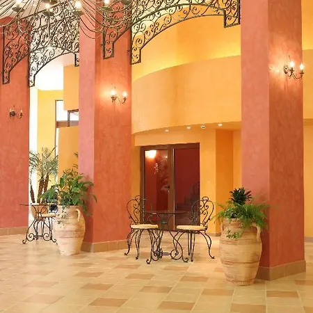 Hrizantema Hotel 3*